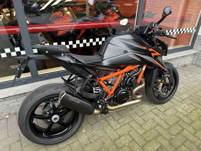 ktm - 1390-super-duke-r-evo