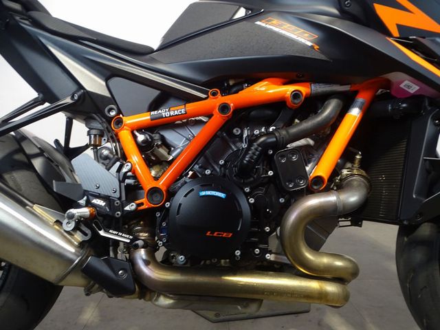 ktm - 1390-super-duke-r-evo