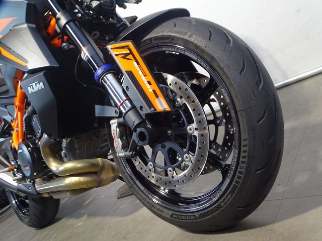 ktm - 1390-super-duke-r-evo