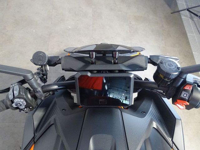 ktm - 1390-super-duke-r-evo
