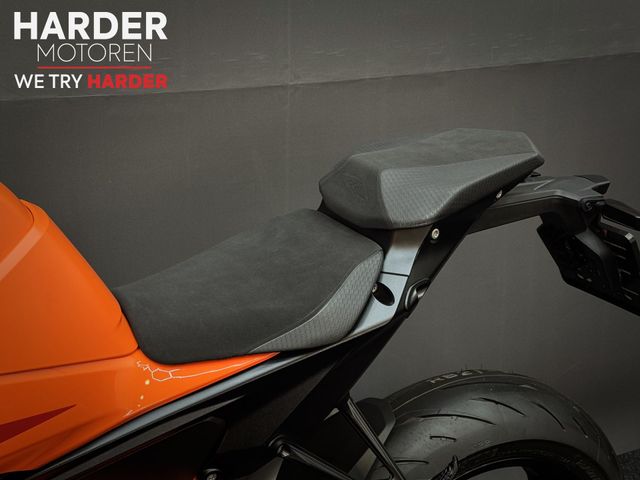 ktm - 1390-super-duke-r-evo