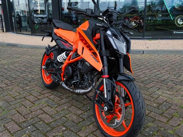 ktm - 390-duke