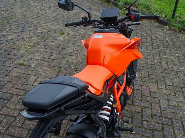 ktm - 390-duke