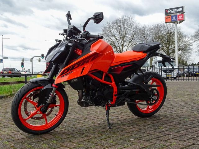 ktm - 390-duke