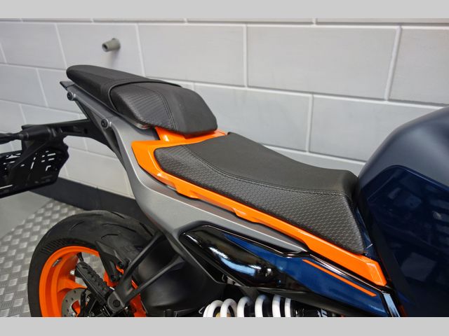 ktm - 390-duke