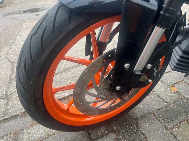 ktm - 390-duke