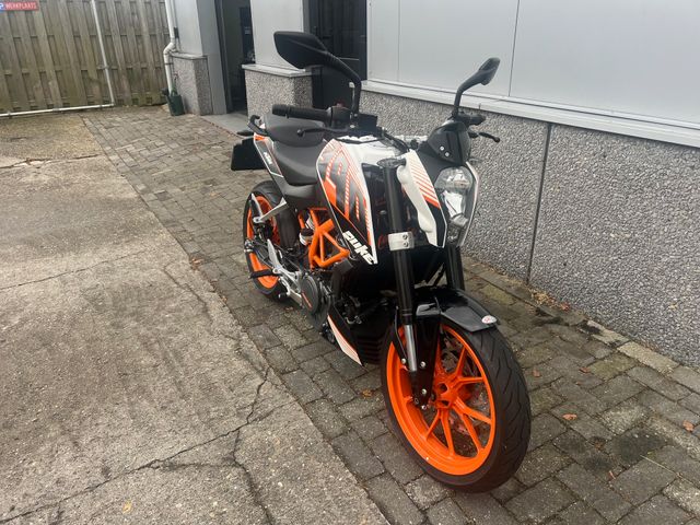 ktm - 390-duke