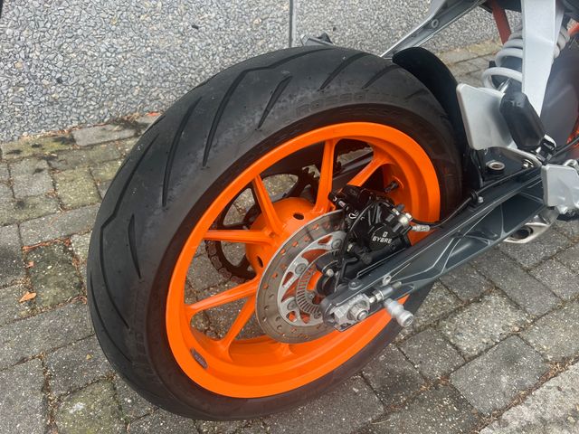 ktm - 390-duke