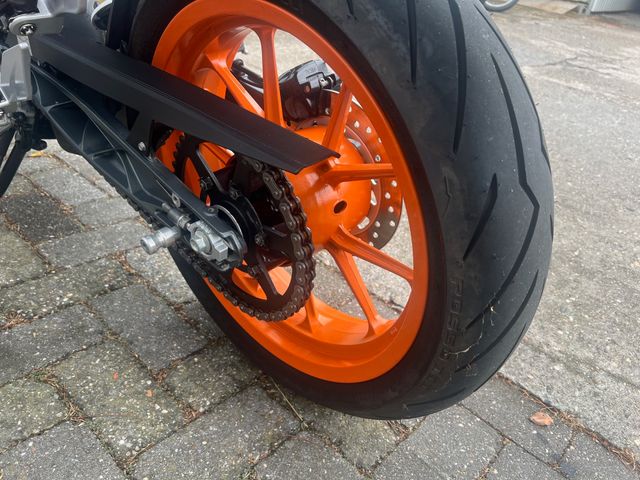 ktm - 390-duke