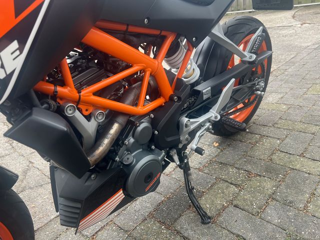 ktm - 390-duke