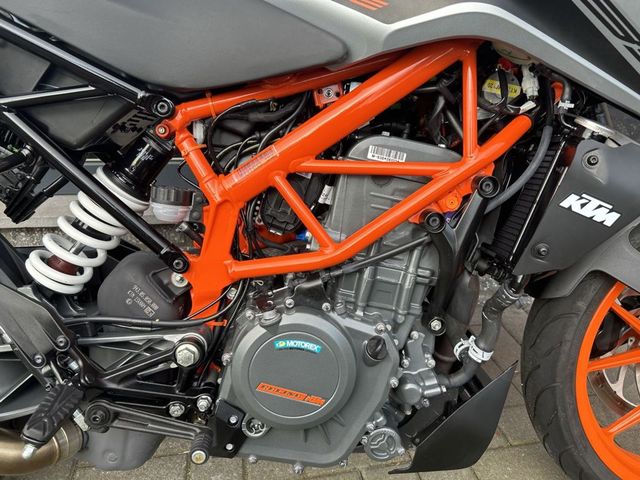 ktm - 390-duke