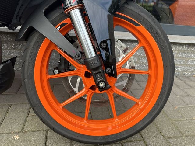 ktm - 390-duke