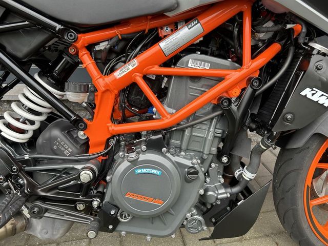 ktm - 390-duke