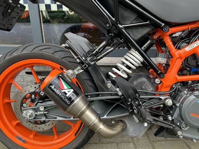 ktm - 390-duke