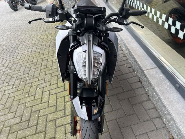 ktm - 390-duke