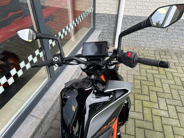 ktm - 390-duke