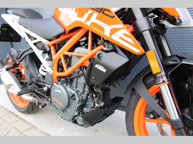 ktm - 390-duke