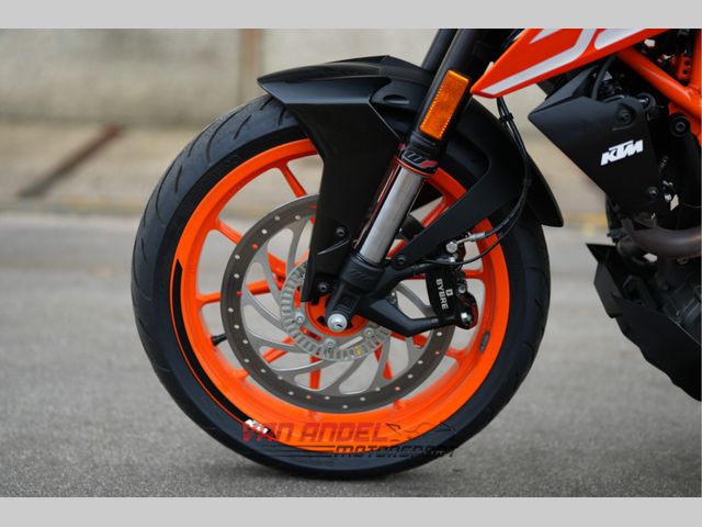 ktm - 390-duke