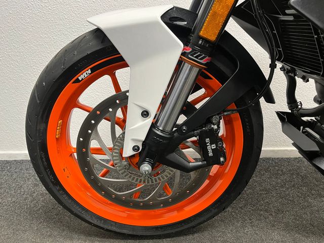 ktm - 390-duke