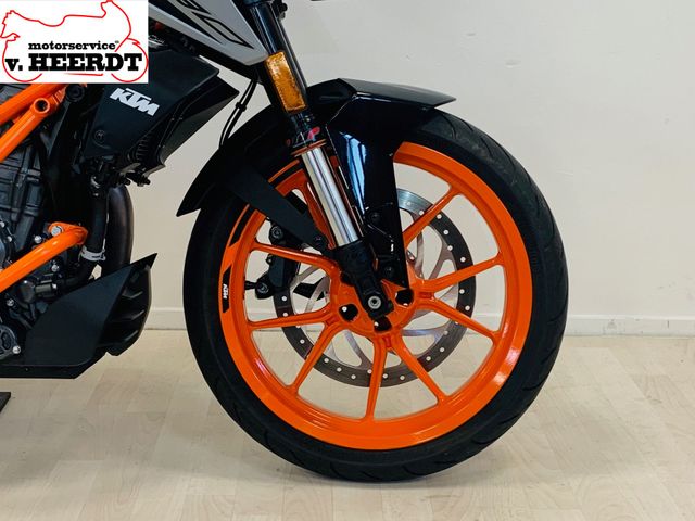 ktm - 390-duke