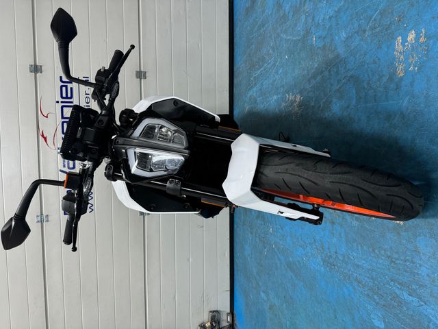 ktm - 390-duke