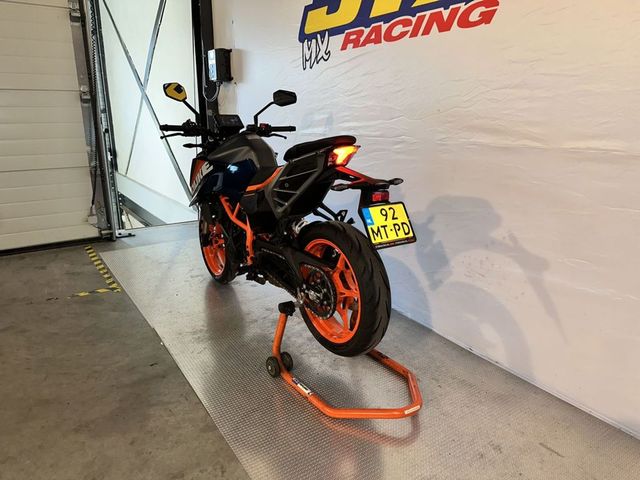 ktm - 390-duke