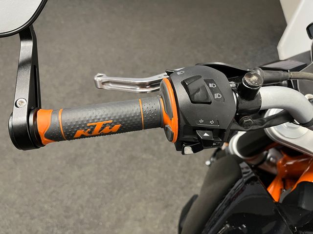 ktm - 390-duke