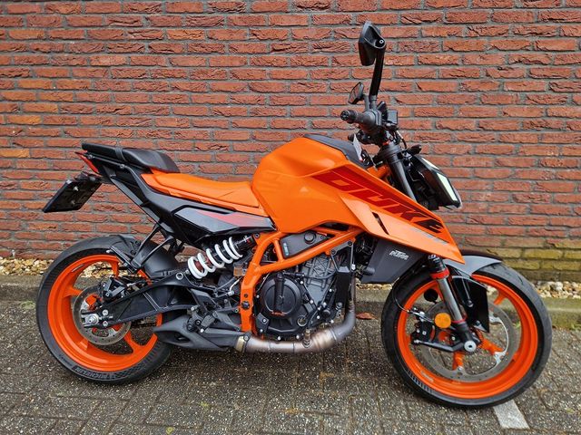 ktm - 390-duke