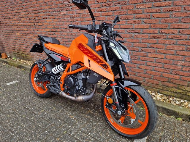 ktm - 390-duke