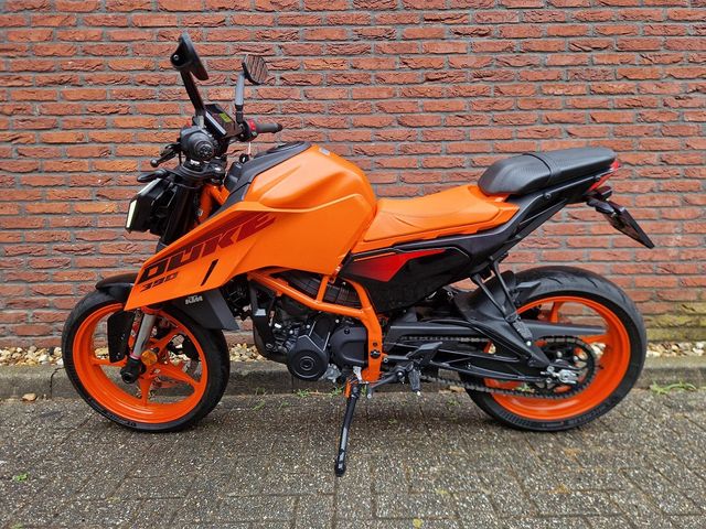 ktm - 390-duke