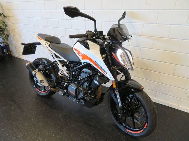 ktm - 390-duke-abs