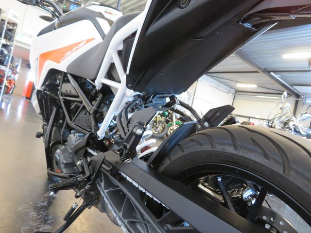 ktm - 390-duke-abs