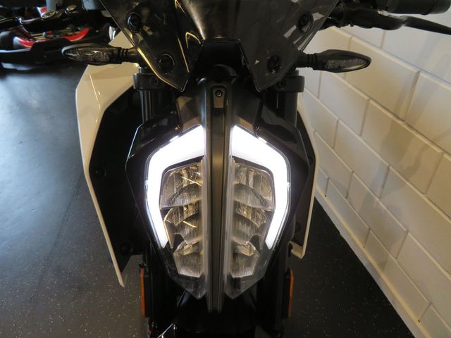 ktm - 390-duke-abs