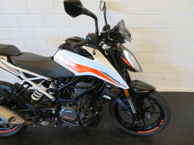 ktm - 390-duke-abs