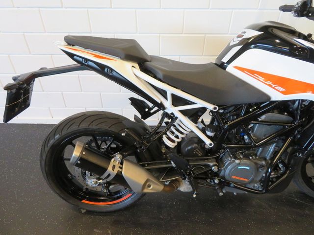 ktm - 390-duke-abs