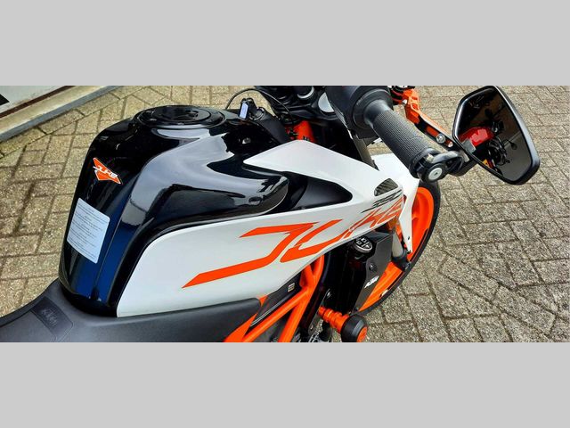 ktm - 390-duke-abs