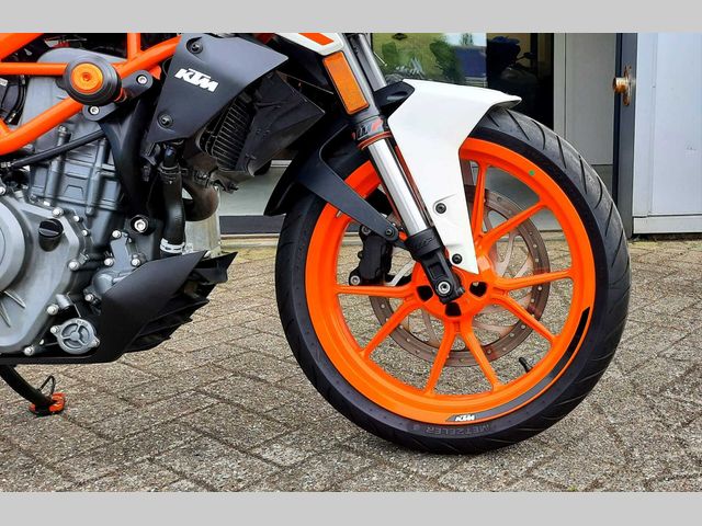 ktm - 390-duke-abs