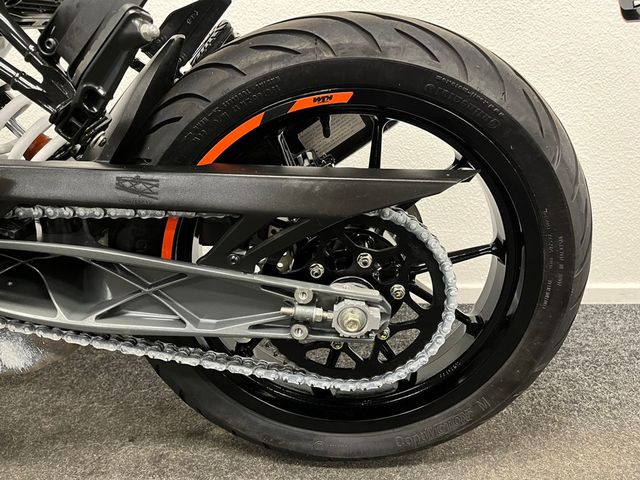 ktm - 390-duke-abs