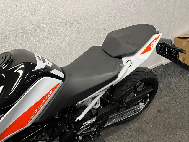 ktm - 390-duke-abs