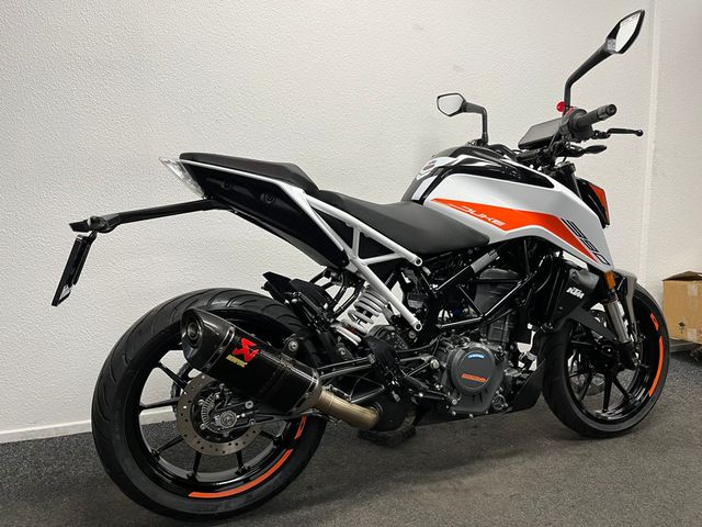 ktm - 390-duke-abs