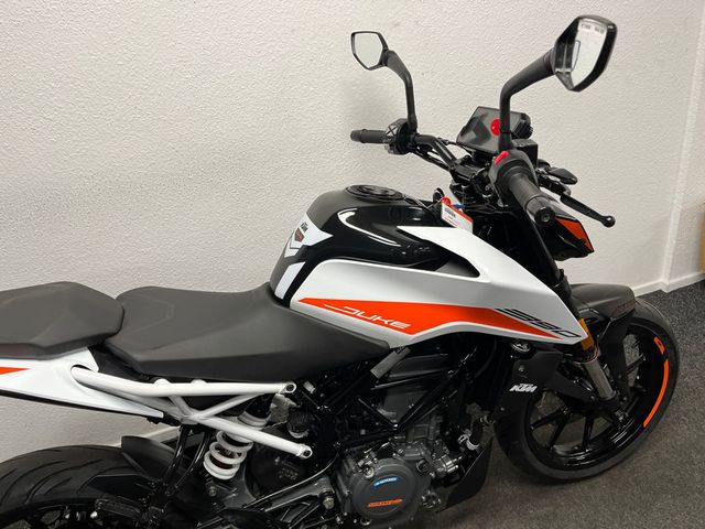 ktm - 390-duke-abs