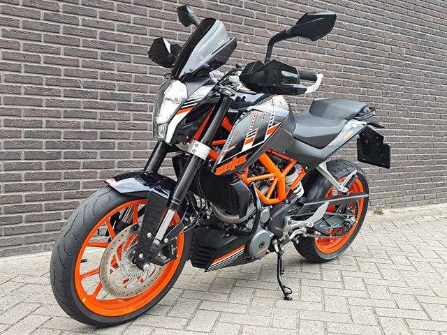 ktm - 390-duke-abs