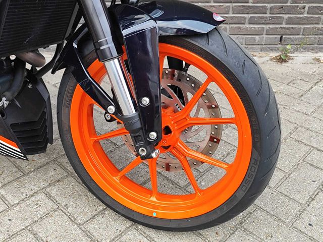 ktm - 390-duke-abs