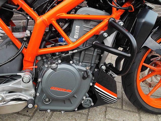 ktm - 390-duke-abs