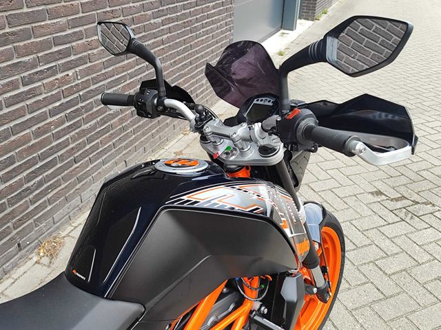 ktm - 390-duke-abs