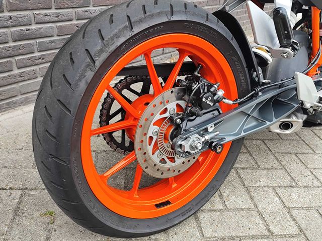 ktm - 390-duke-abs