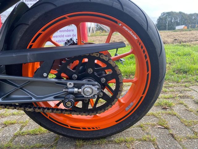 ktm - 390-duke-abs