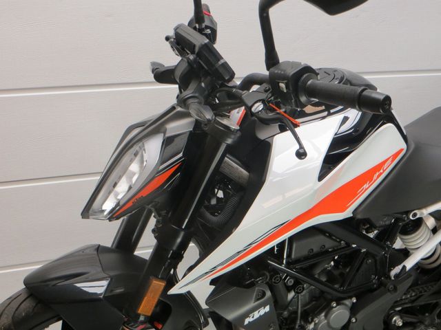 ktm - 390-duke-abs