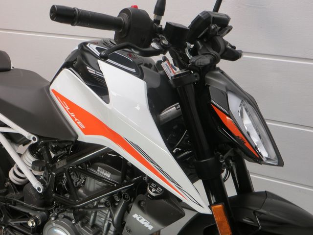 ktm - 390-duke-abs