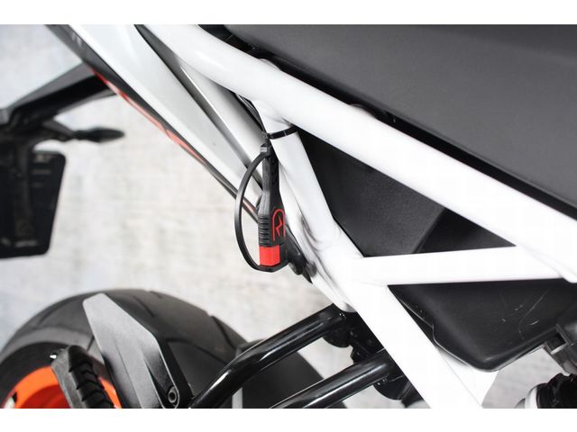 ktm - 390-duke-abs